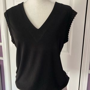 Women’s Express size XS V-Neck Black cap sleeve blouse